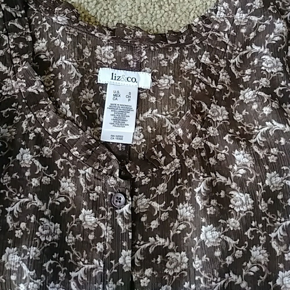 Button down summer blouse - Picture 2 of 2